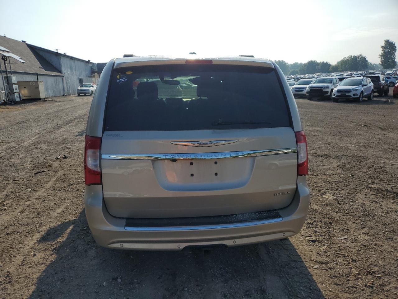 2014 Chrysler Town & Country Limited VIN: 2C4RC1GG8ER133822 Lot: 69028575