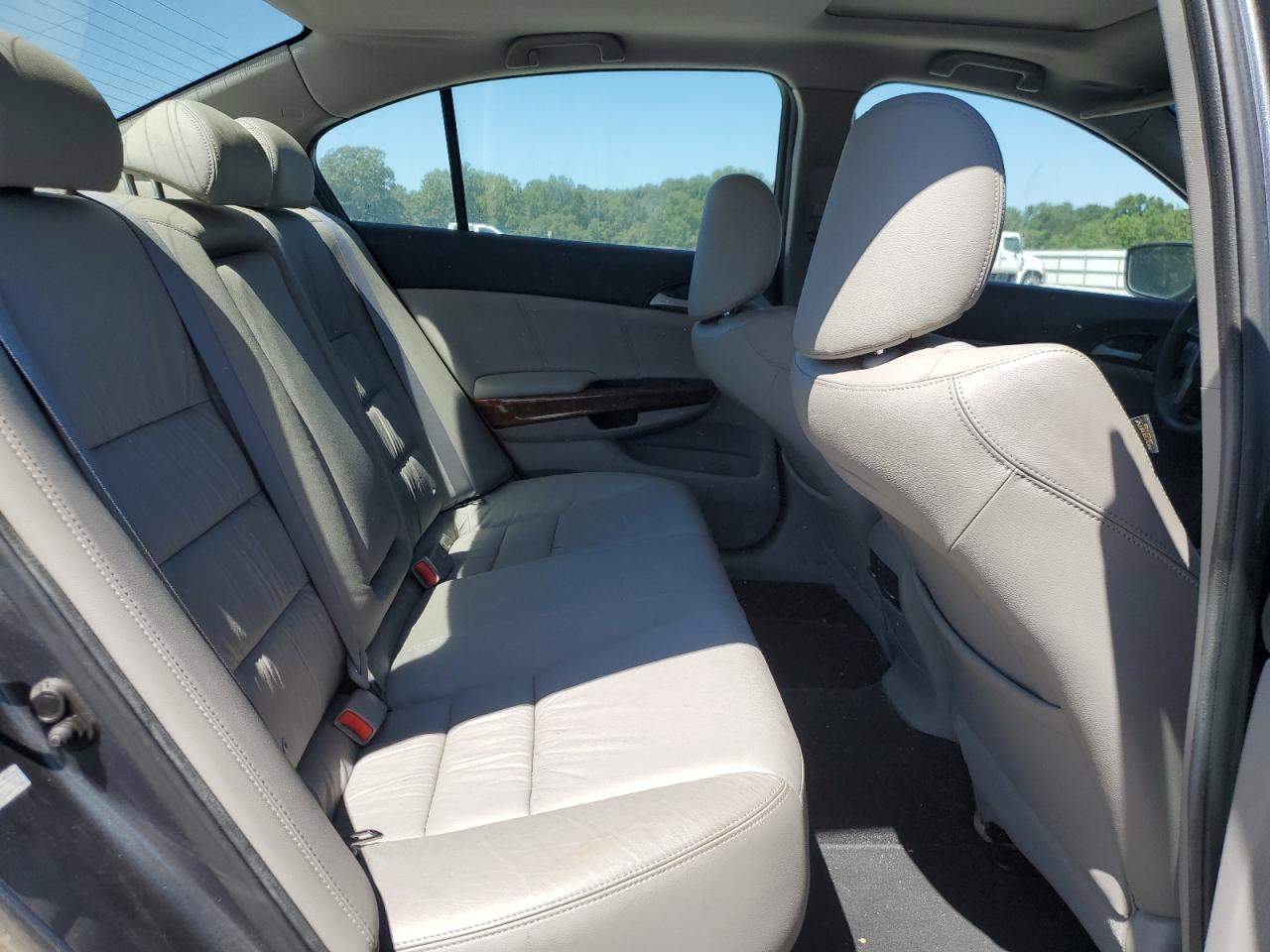 2011 Honda Accord Exl VIN: 1HGCP2F86BA040700 Lot: 70860905