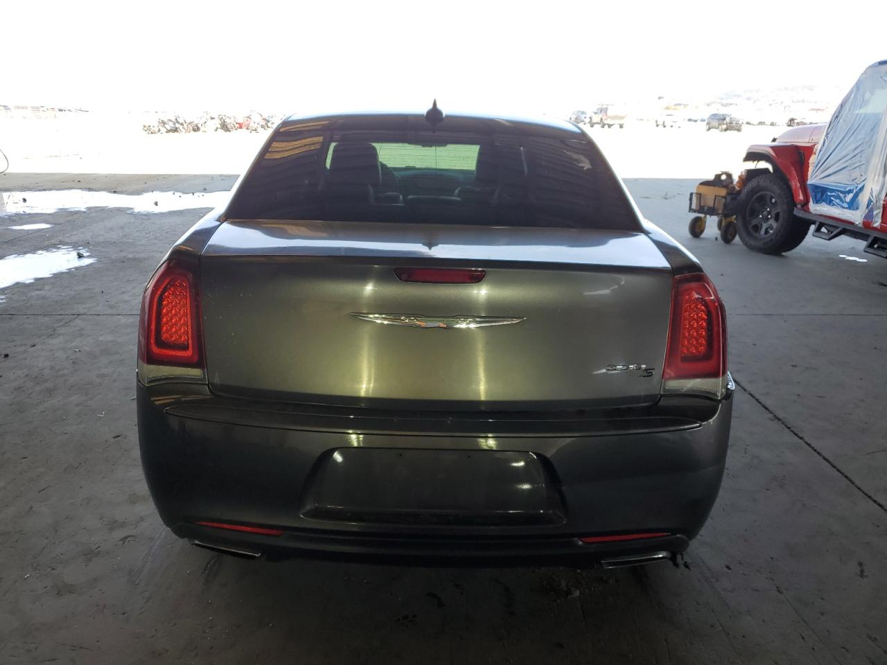 2016 Chrysler 300 S VIN: 2C3CCABG4GH233829 Lot: 70194295