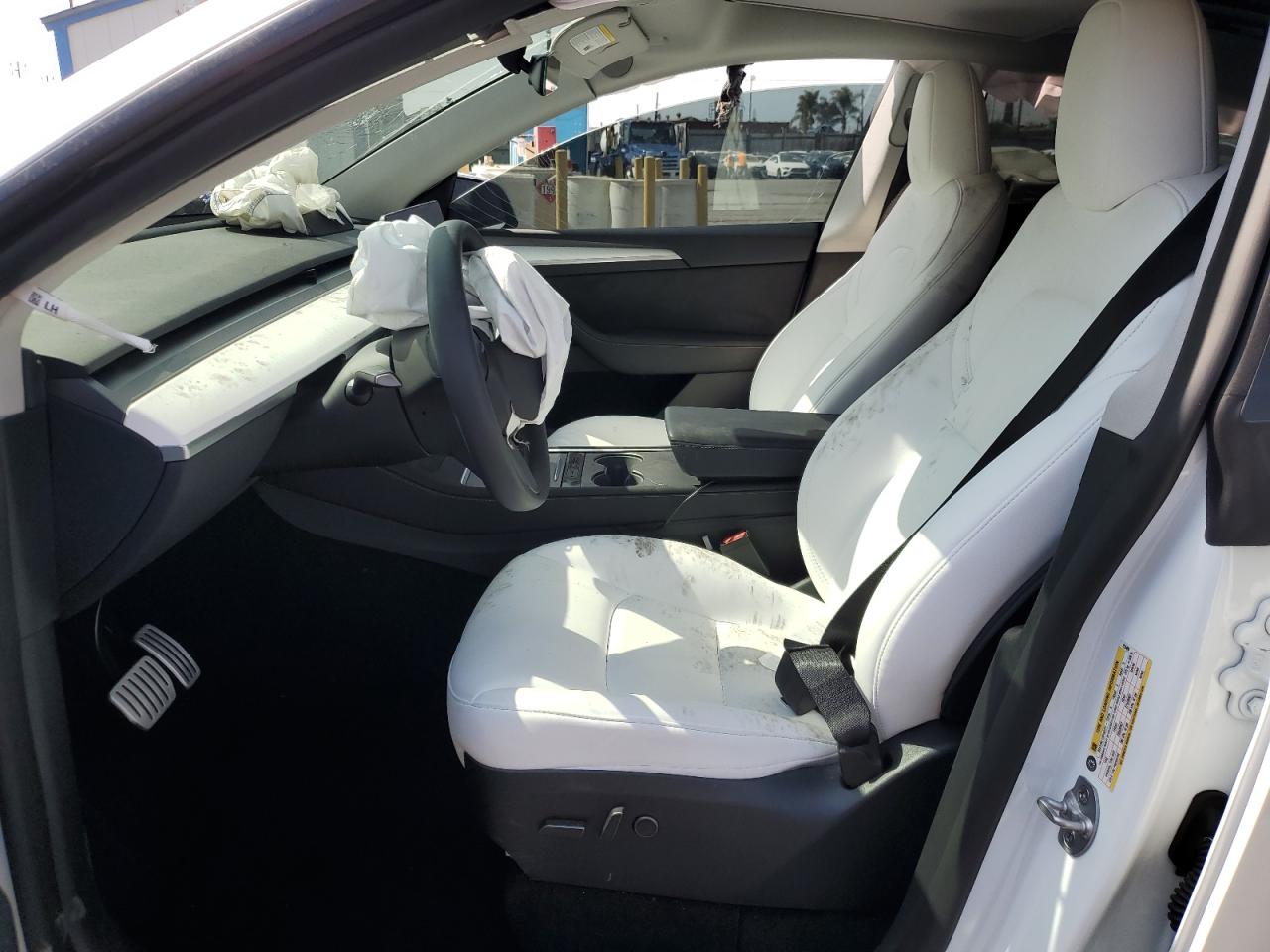 2023 Tesla Model Y VIN: 7SAYGDEF1PF915490 Lot: 70274525