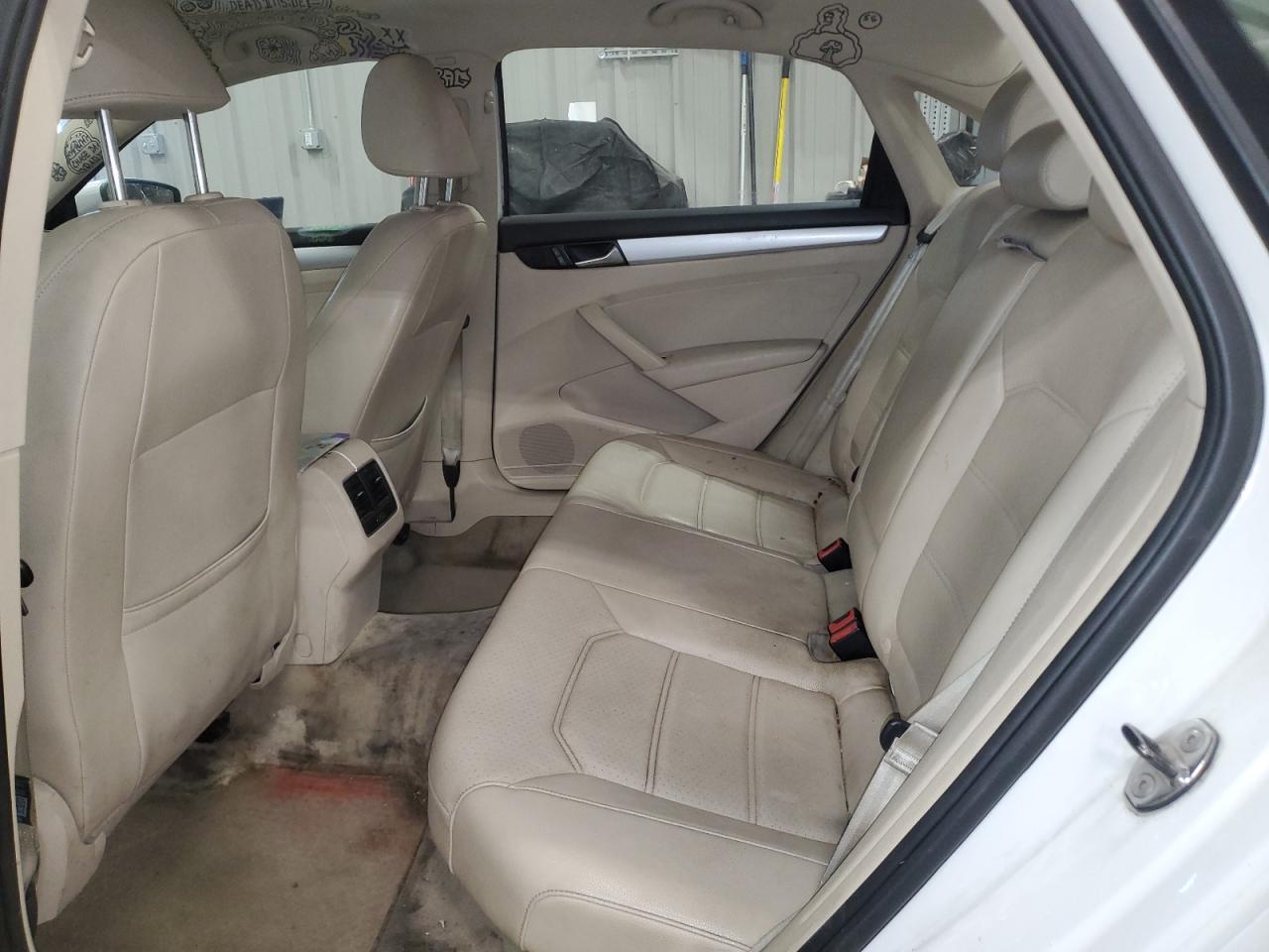 2013 Volkswagen Passat Se VIN: 1VWBP7A35DC033227 Lot: 68400145