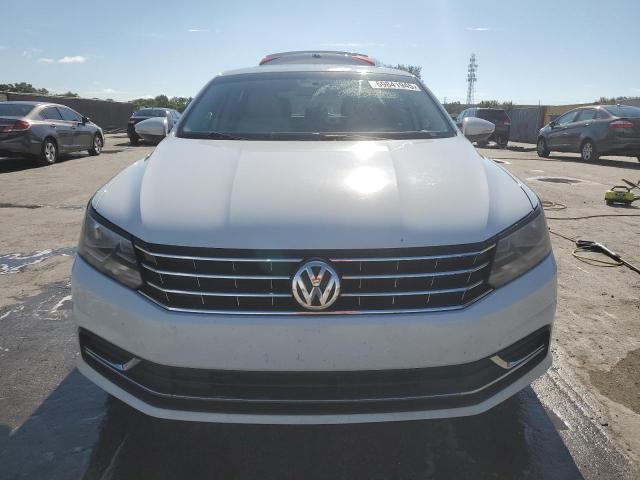  VOLKSWAGEN PASSAT 2019 White