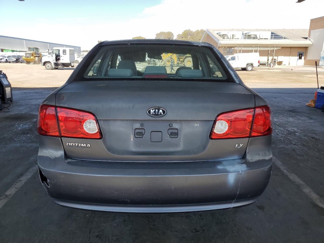 2007 Kia Optima Lx VIN: KNAGE123575105981 Lot: 70325445
