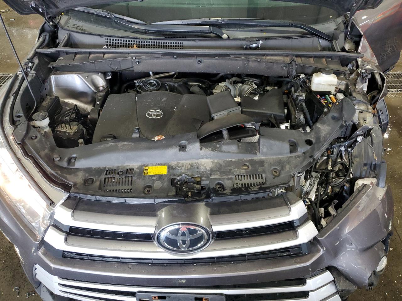 2019 Toyota Highlander Se VIN: 5TDJZRFHXKS605509 Lot: 70832025