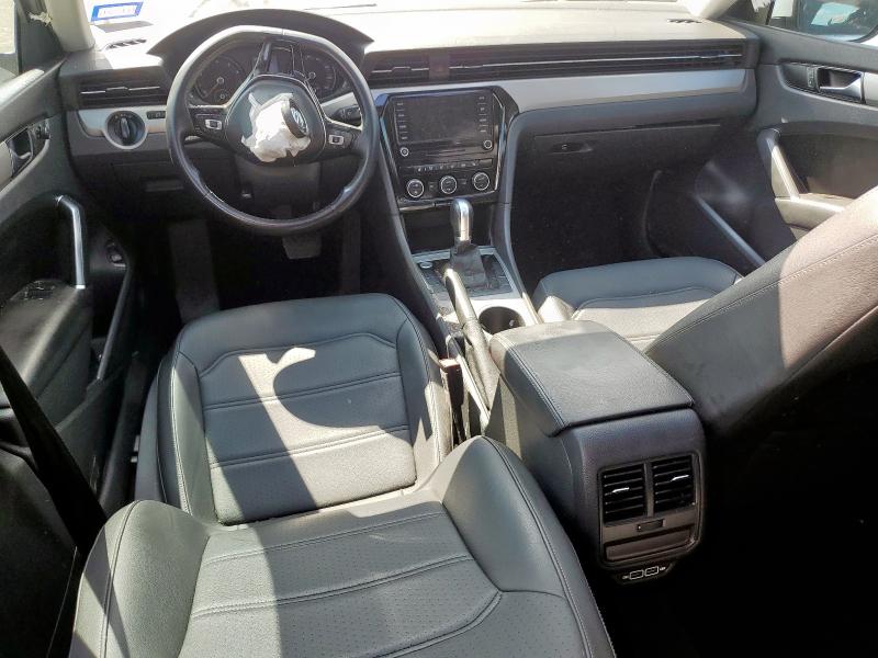  VOLKSWAGEN PASSAT 2020 Серебристый