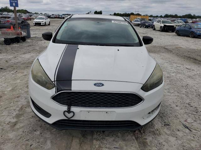 Sedans FORD FOCUS 2015 White