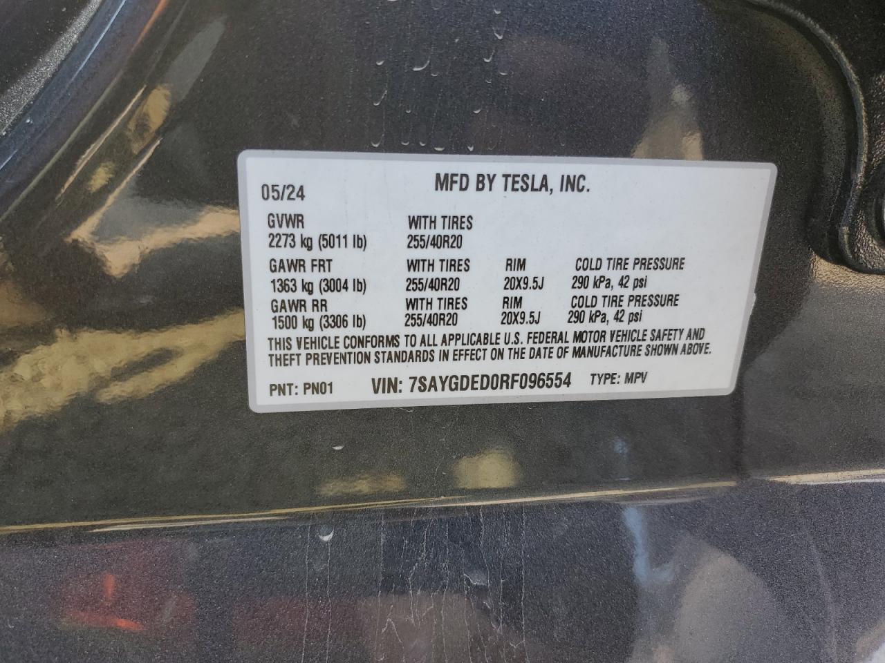 2024 Tesla Model Y VIN: 7SAYGDED0RF096554 Lot: 70220475