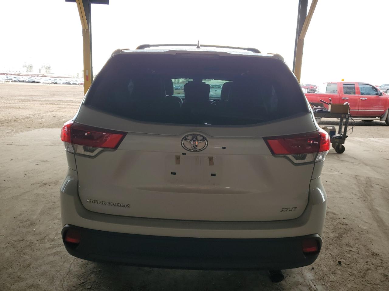 2018 Toyota Highlander Se VIN: 5TDKZRFH9JS540333 Lot: 69478705