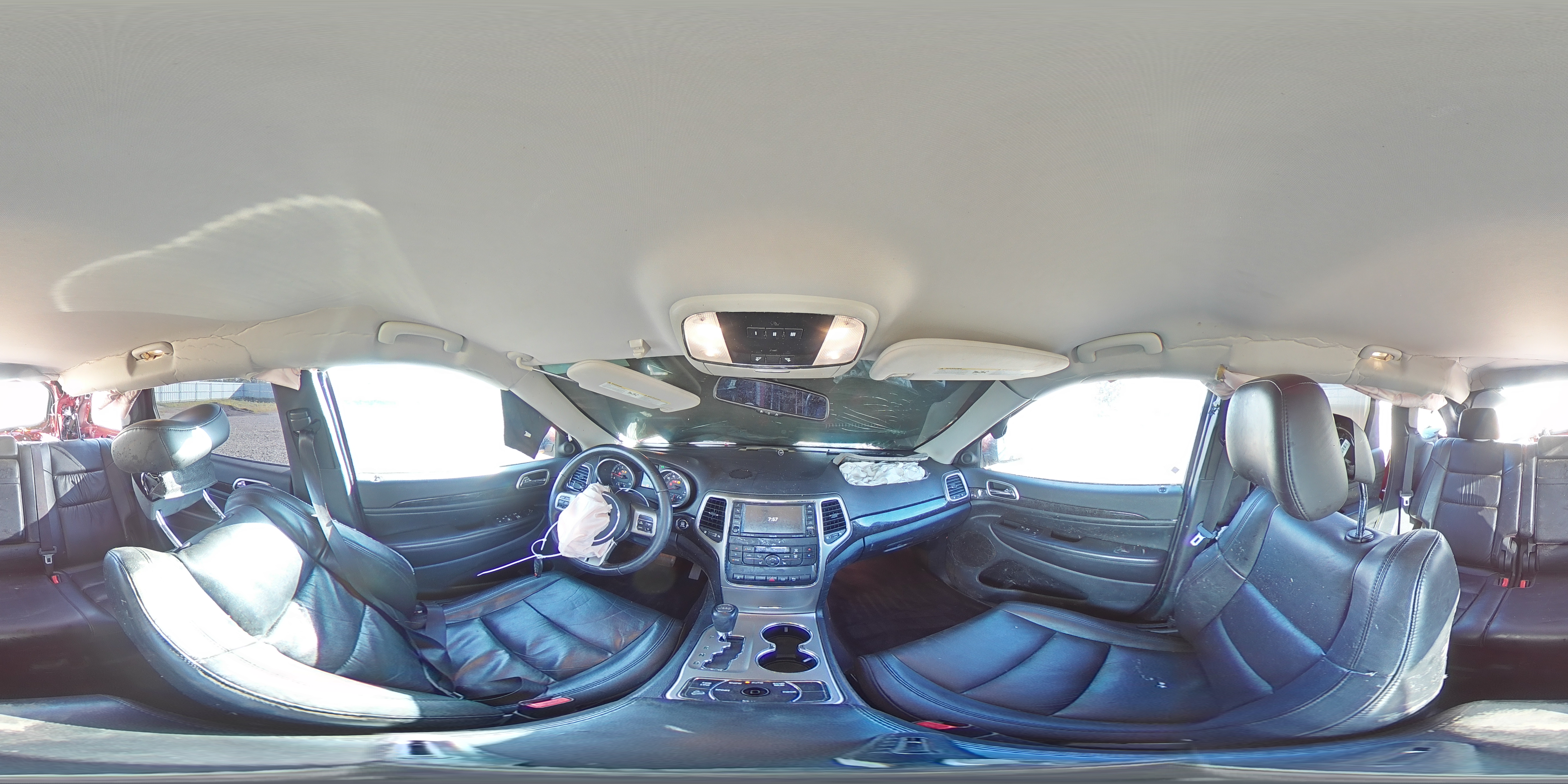 2011 Jeep Grand Cherokee Laredo VIN: 1J4RR4GG4BC642725 Lot: 68860225