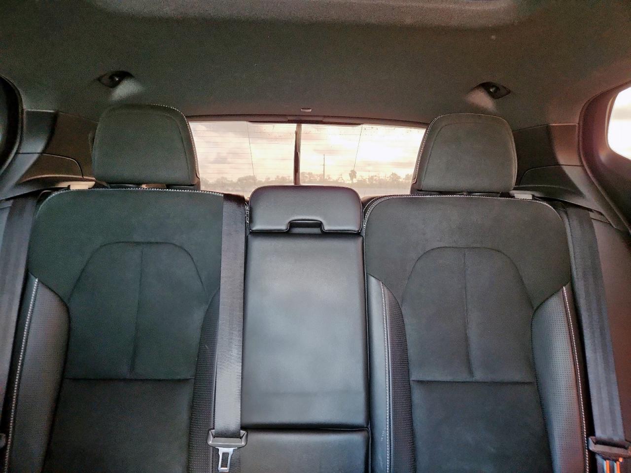 2020 Volvo Xc40 T5 R-Design VIN: YV4162UM6L2347835 Lot: 70773265