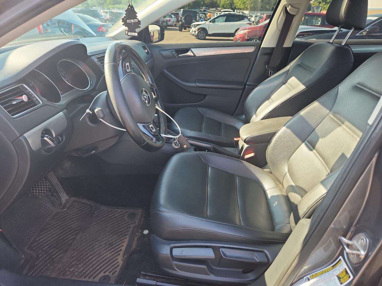 3VWDB7AJ2HM336105 2017 Volkswagen Jetta Se