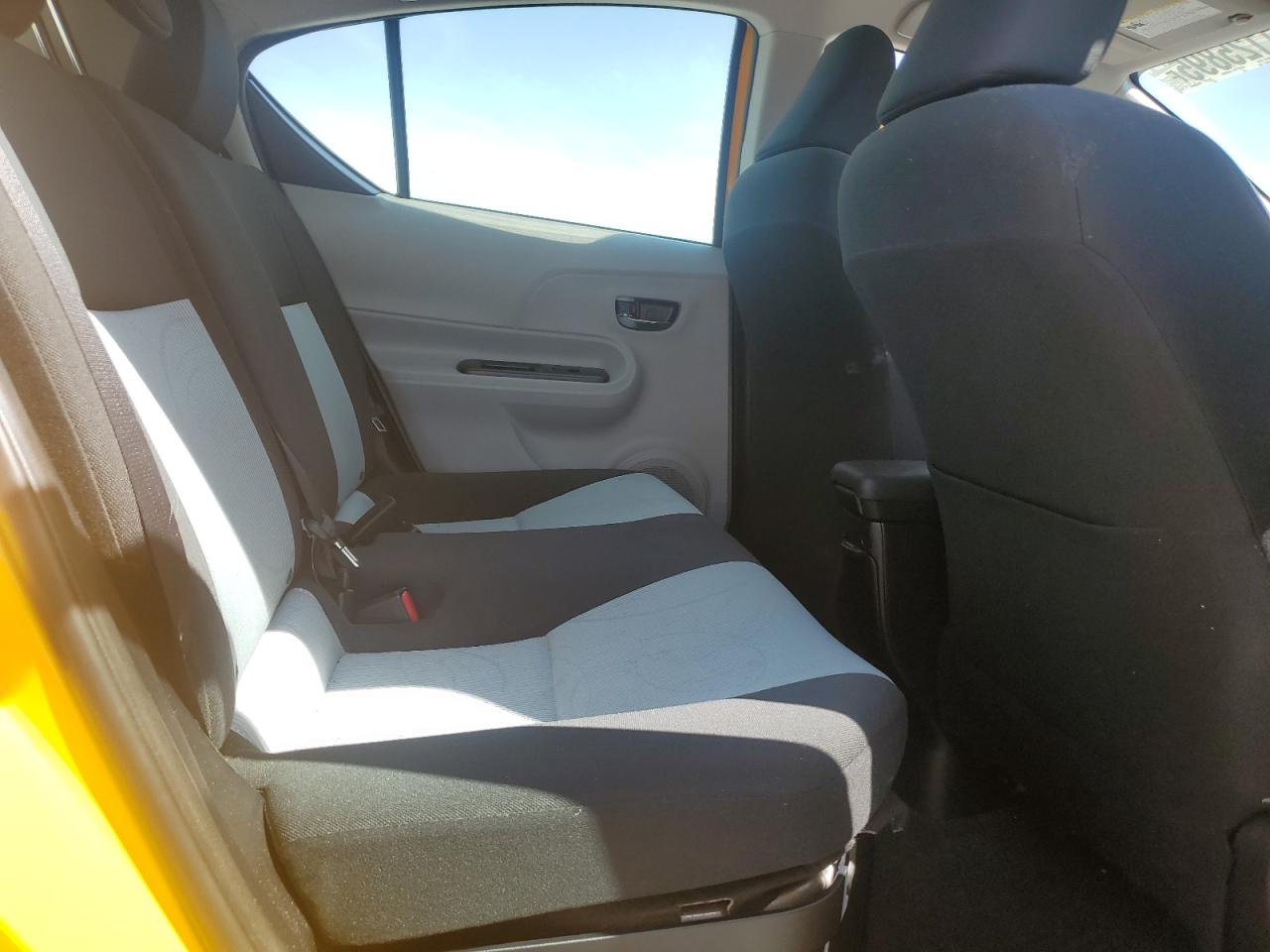 2014 Toyota Prius C VIN: JTDKDTB35E1080645 Lot: 71125895