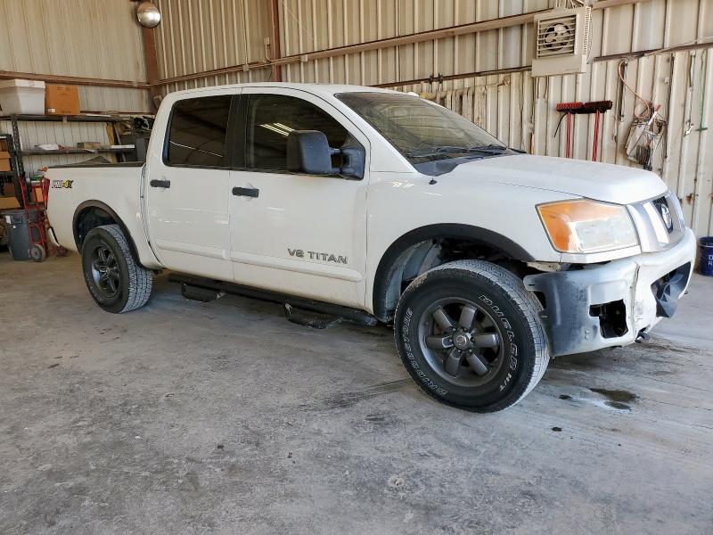  NISSAN TITAN 2015 White
