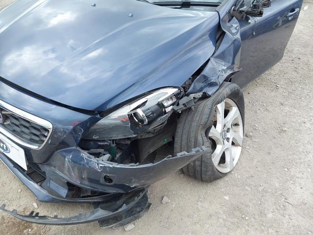 2014 VOLVO V40 CROSS COUNTRY LUX D2 