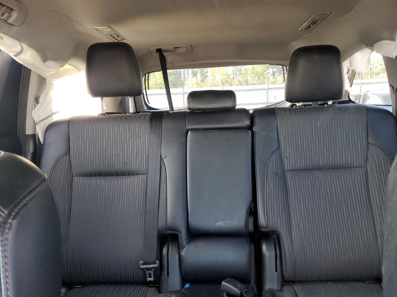 2018 Toyota Highlander Le VIN: 5TDBZRFH1JS905264 Lot: 70027035