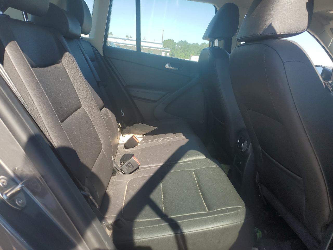 2016 Volkswagen Tiguan S VIN: WVGAV7AX2GW552886 Lot: 70595895