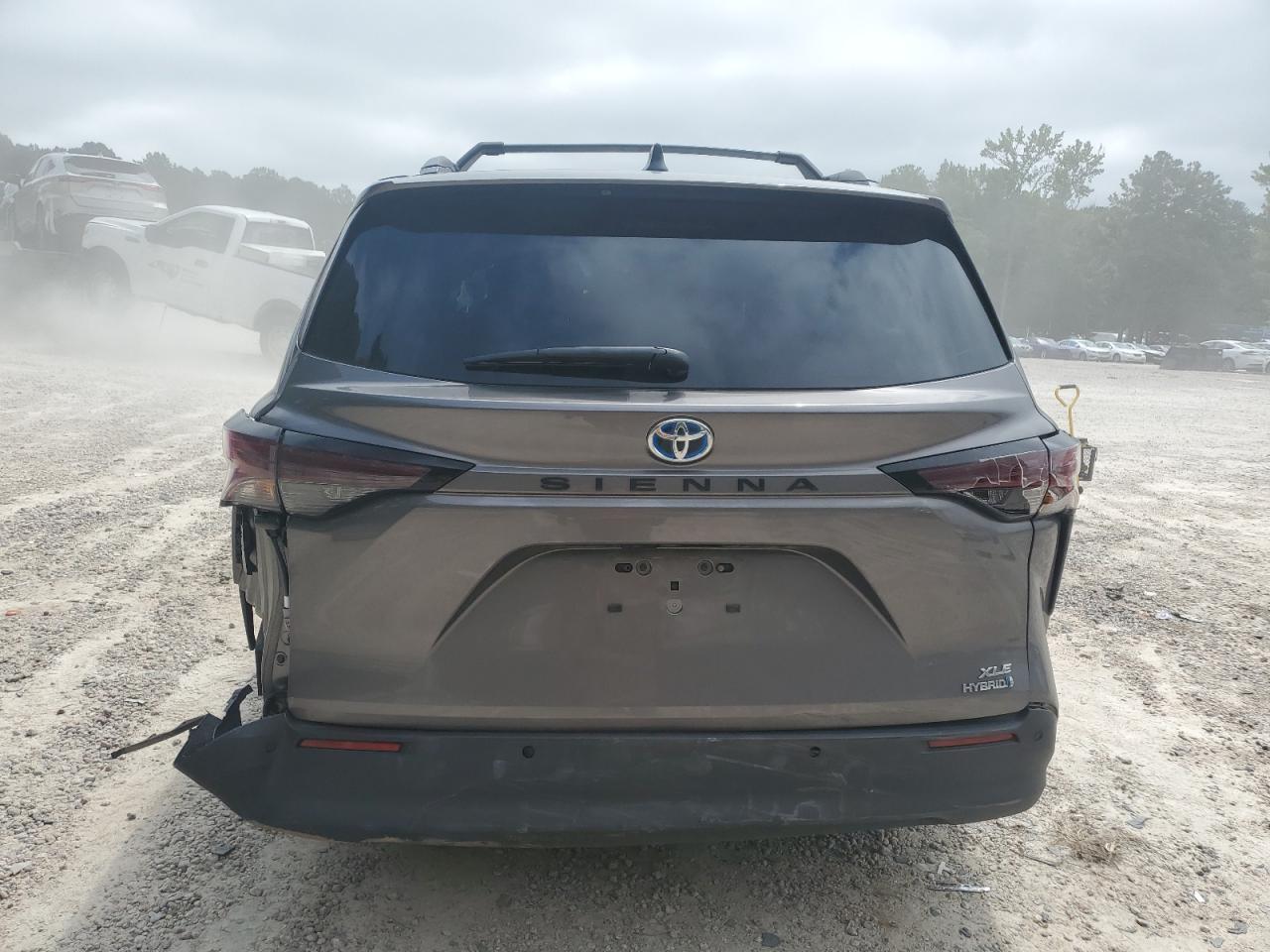 2024 Toyota Sienna Xle VIN: 5TDJRKEC2RS199605 Lot: 69401405