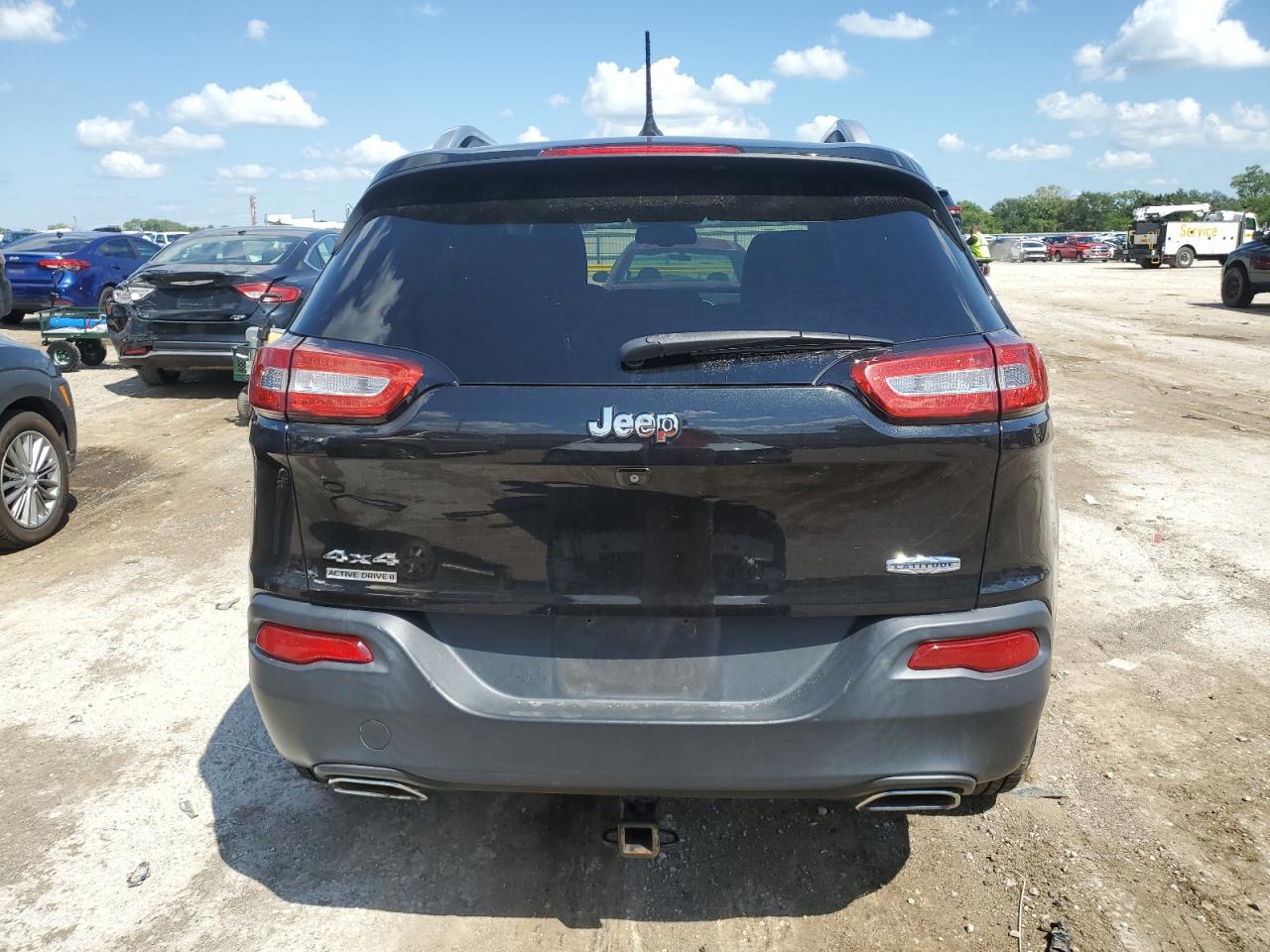 2015 Jeep Cherokee Latitude VIN: 1C4PJMCS3FW552405 Lot: 69652355