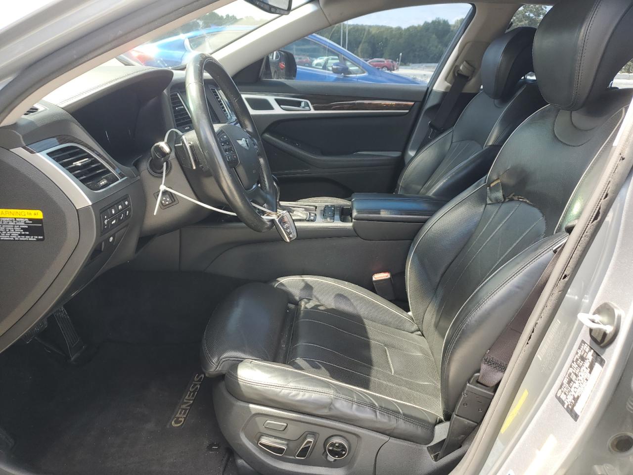 2015 Hyundai Genesis 3.8L VIN: KMHGN4JE7FU088964 Lot: 67684165