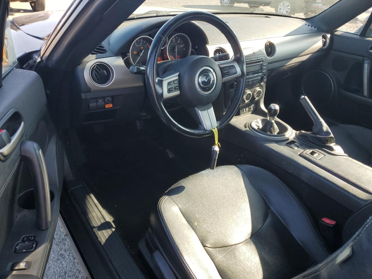 2011 Mazda Mx-5 Miata VIN: JM1NC2PF5B0217758 Lot: 70961805