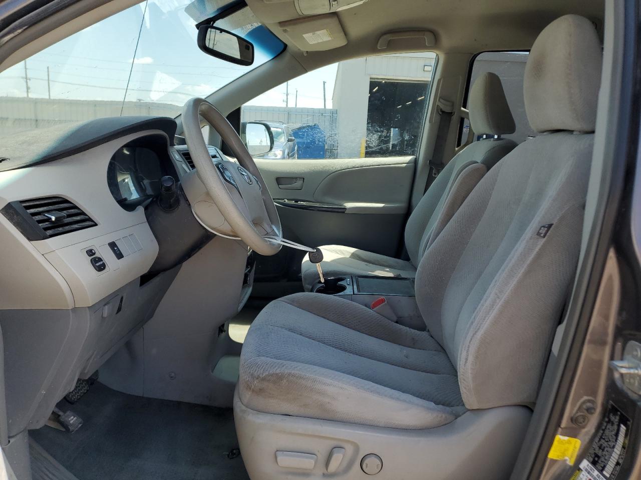 2013 Toyota Sienna Le VIN: 5TDKK3DC0DS332046 Lot: 68400265