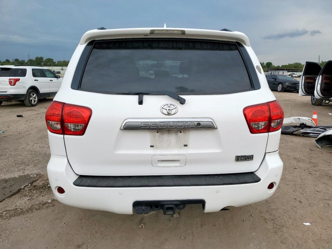 2015 Toyota Sequoia Limited VIN: 5TDKY5G11FS057830 Lot: 70626685