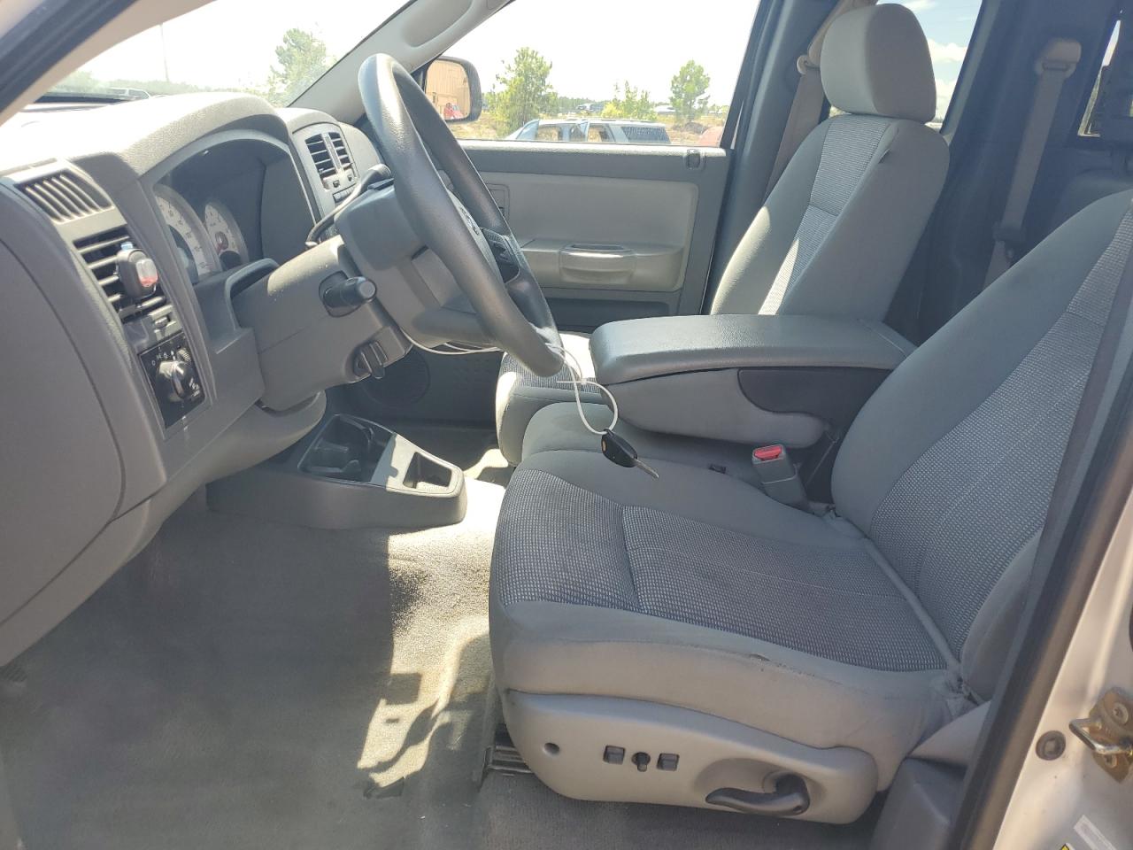 2007 Dodge Dakota Slt VIN: 1D7HW42N37S137536 Lot: 68782585