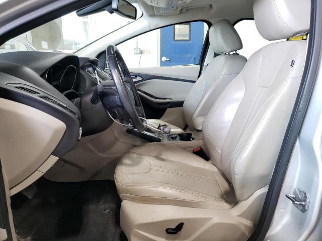 Hatchbacks FORD FOCUS 2012 Srebrny
