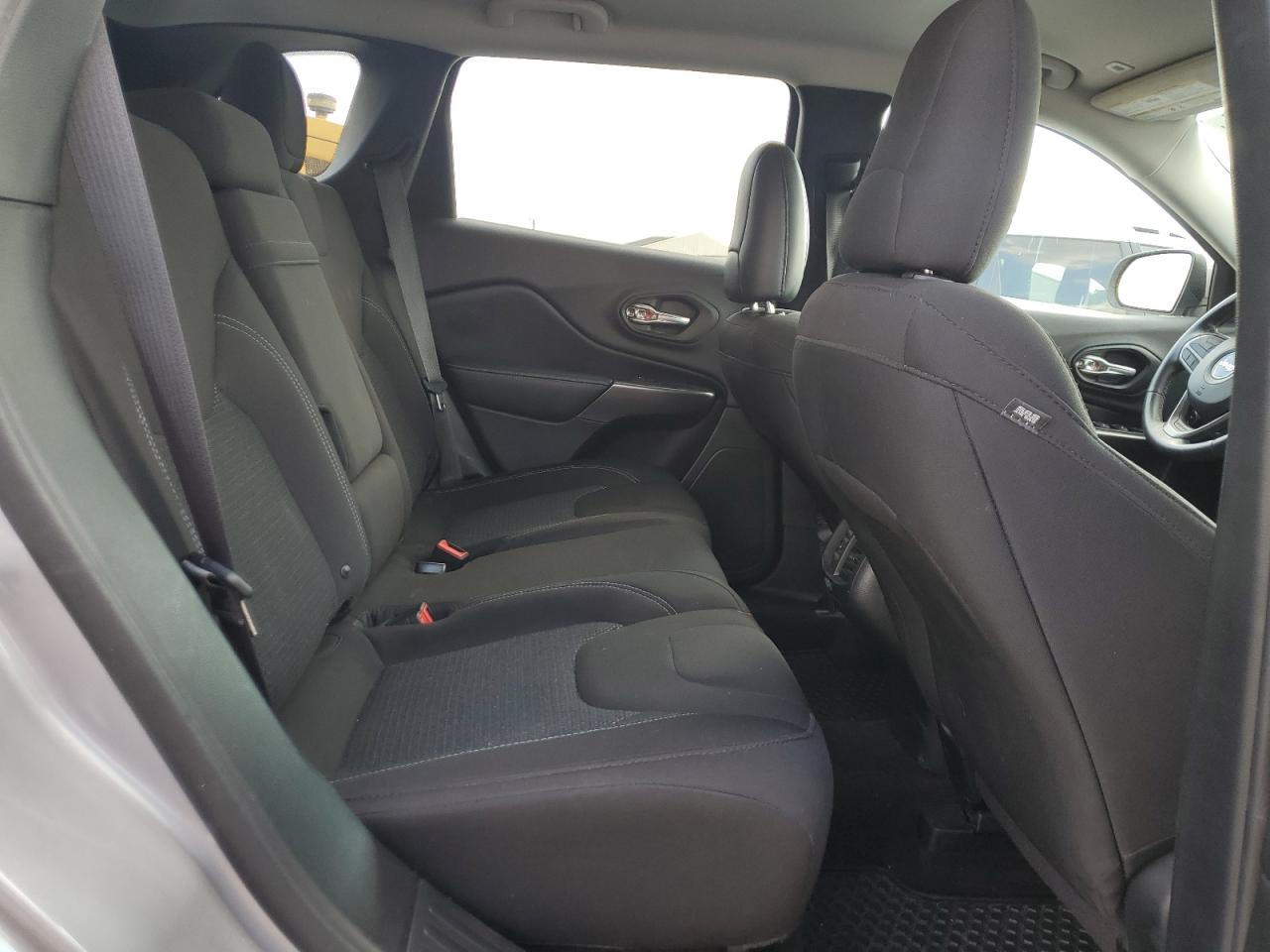 2019 Jeep Cherokee Latitude VIN: 1C4PJMCB3KD254409 Lot: 69569405