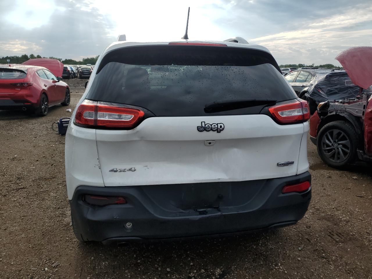 2018 Jeep Cherokee Latitude VIN: 1C4PJMCB7JD614795 Lot: 67832945