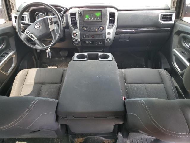  NISSAN TITAN 2017 Красный