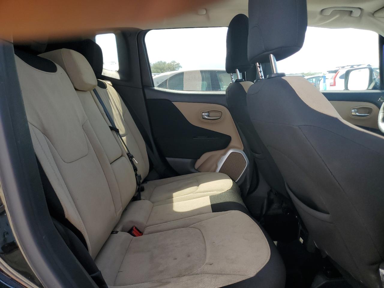 2015 Jeep Renegade Latitude VIN: ZACCJABT4FPC06657 Lot: 68737385