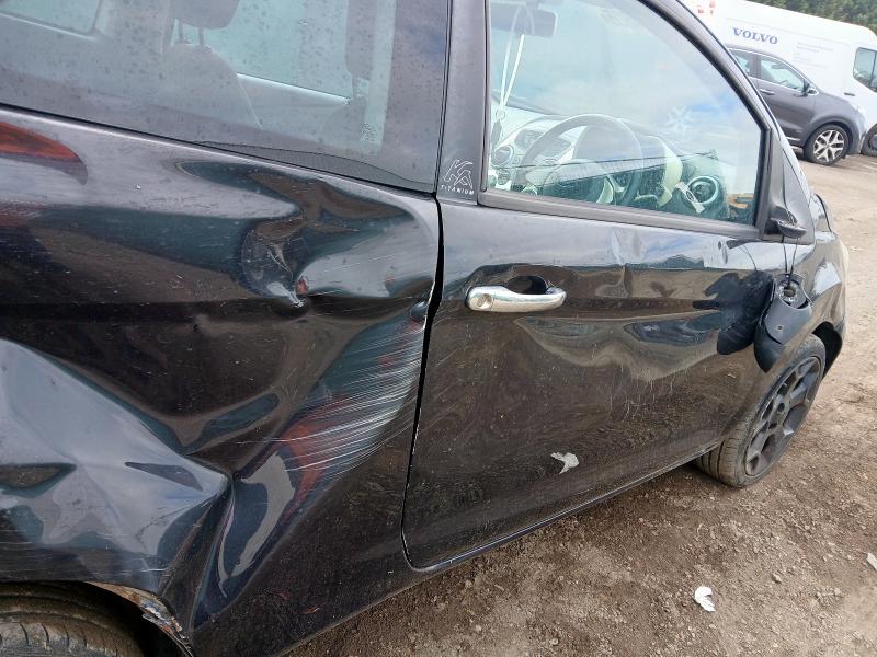 2011 FORD KA TITANIUM