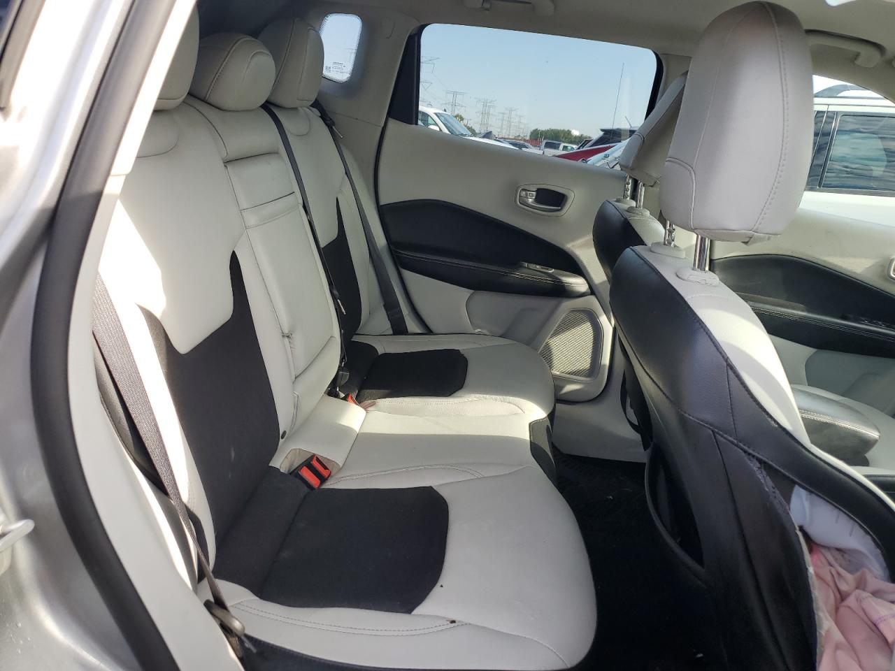 2017 Jeep Compass Latitude VIN: 3C4NJDBBXHT618787 Lot: 70528405