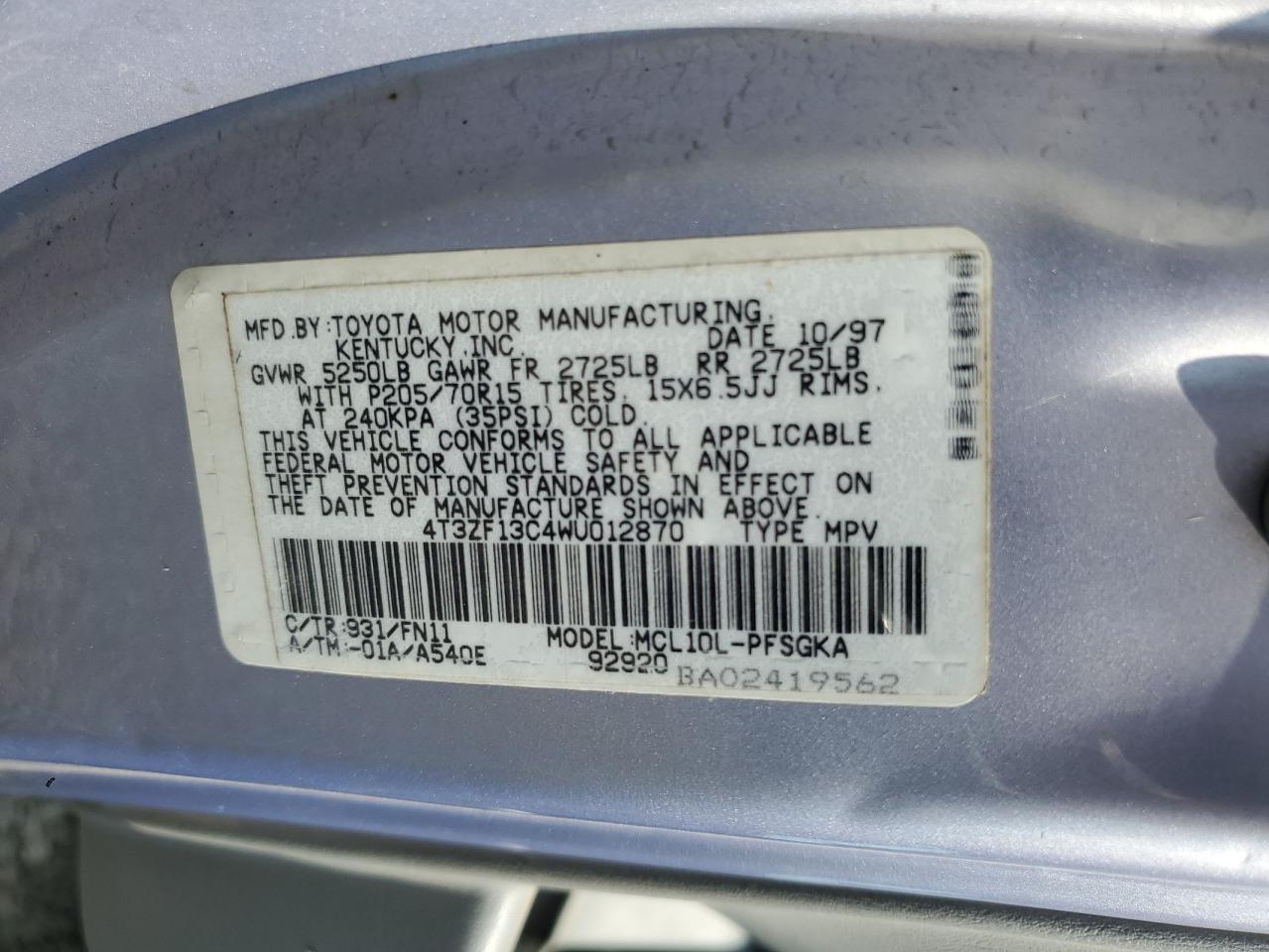 1998 Toyota Sienna Le VIN: 4T3ZF13C4WU012870 Lot: 69070305