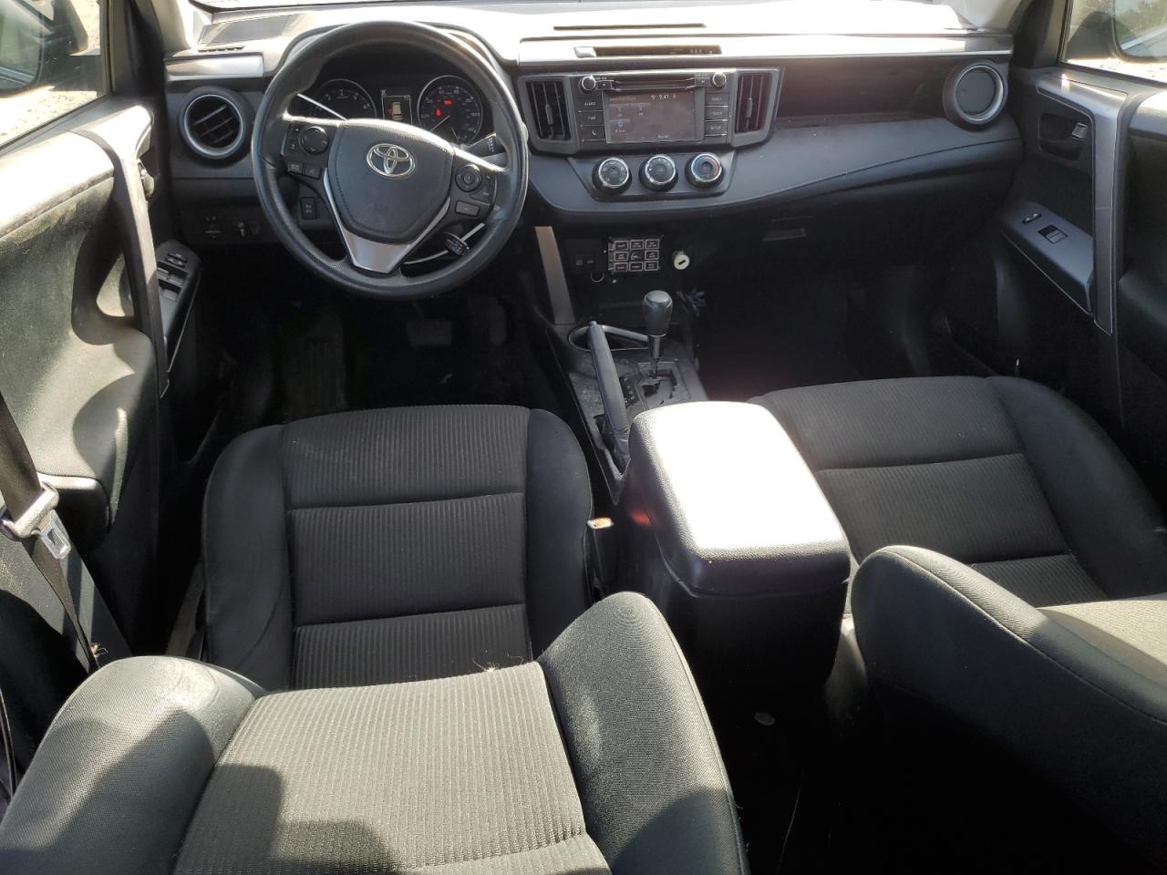 2018 Toyota Rav4 Le VIN: JTMBFREV7JJ221770 Lot: 70551395