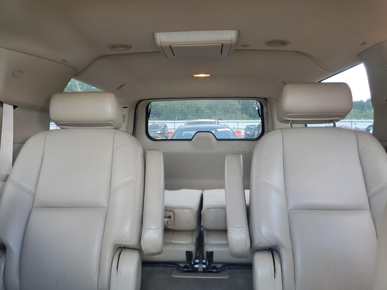 2009 Cadillac Escalade Esv Luxury VIN: 1GYFK26229R176110 Lot: 71060005