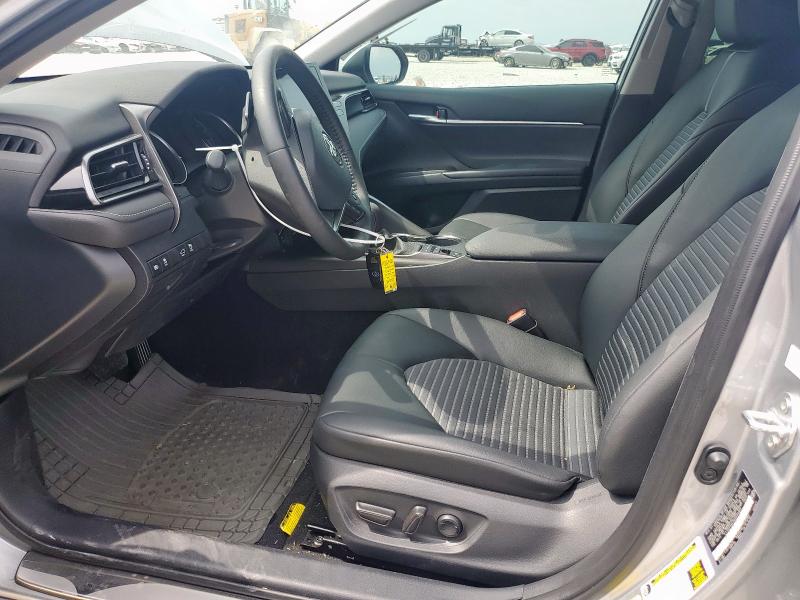  TOYOTA CAMRY 2022 Srebrny