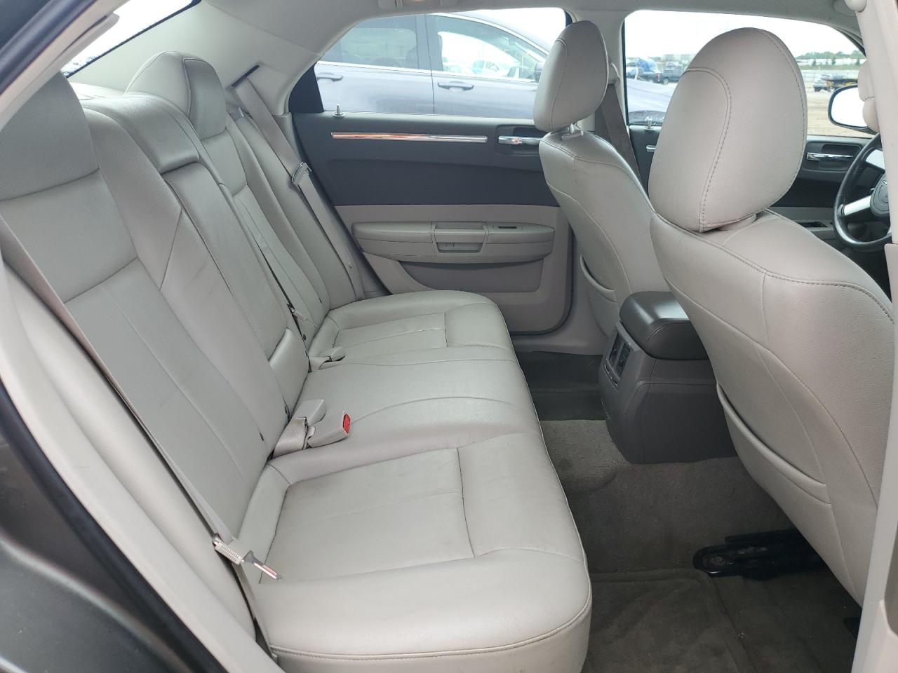 2008 Chrysler 300 Touring VIN: 2C3KA53G18H321584 Lot: 69435935