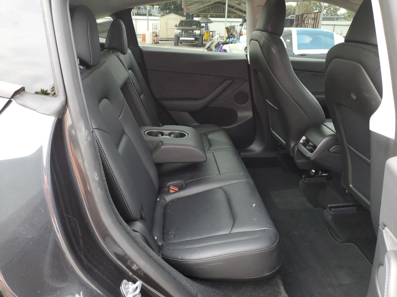 2024 Tesla Model Y VIN: 7SAYGDED1RF112535 Lot: 70927405