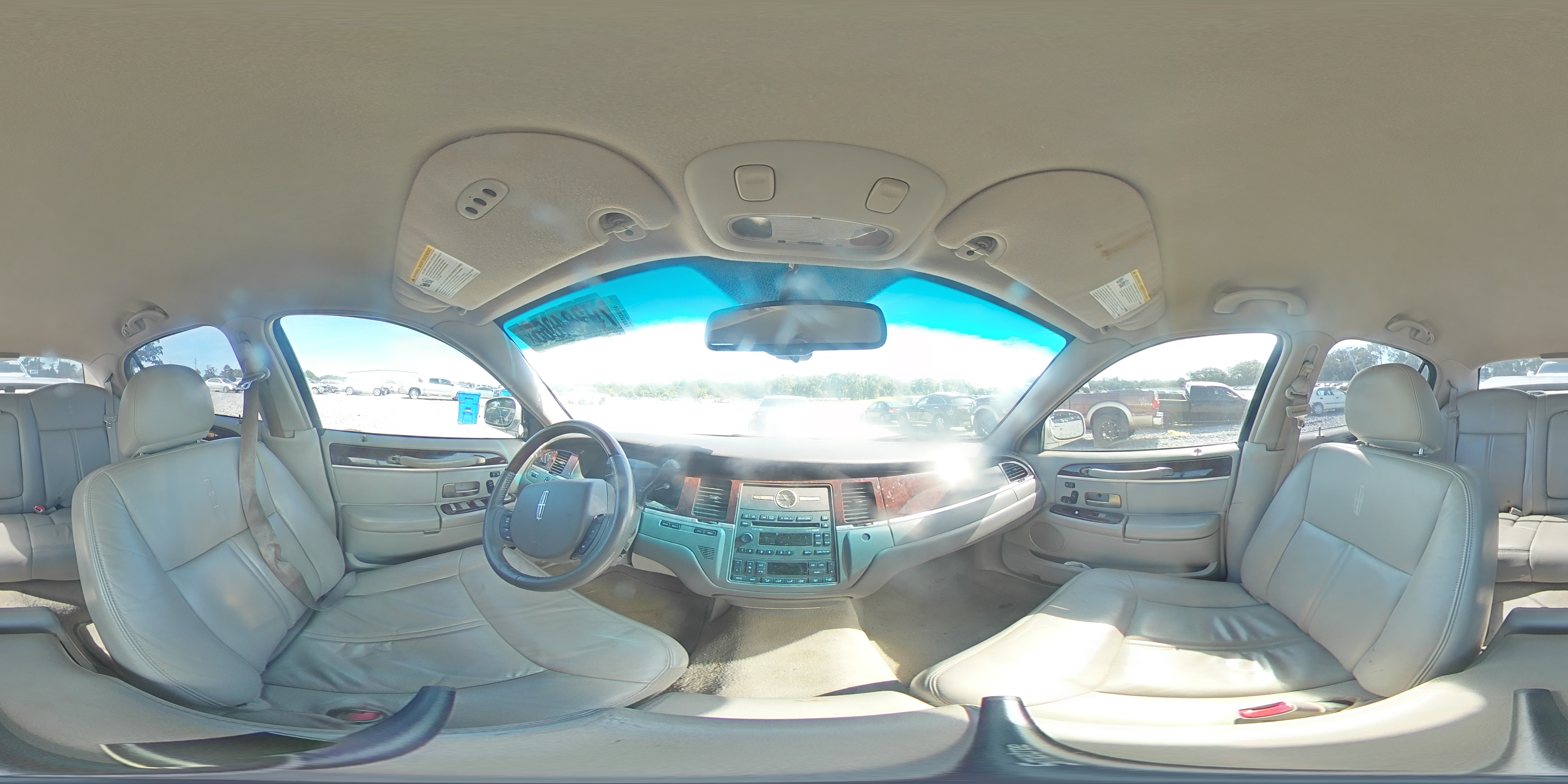 2010 Lincoln Town Car Signature Limited VIN: 2LNBL8CVXAX607074 Lot: 70284065