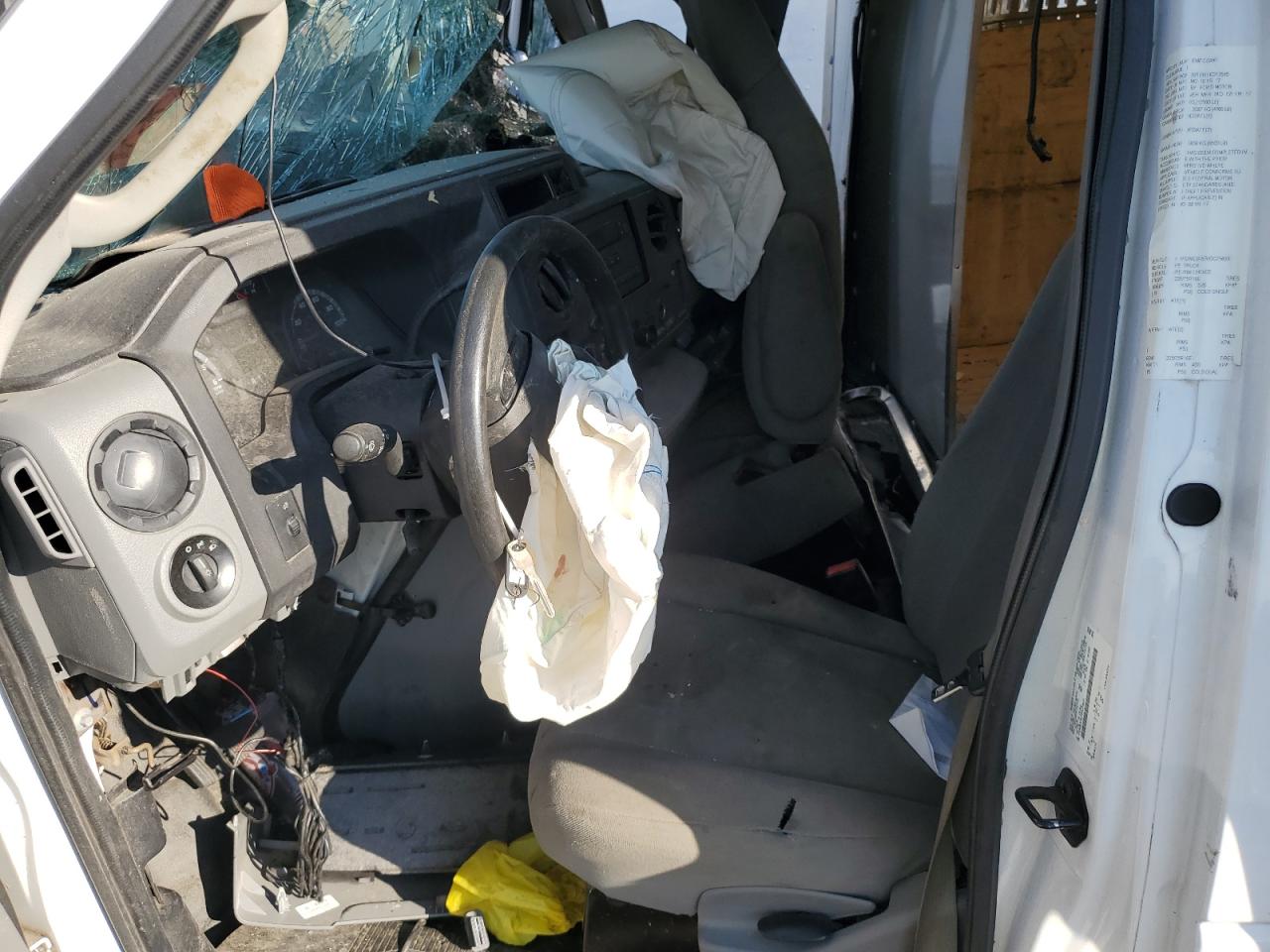 2017 Ford Econoline E350 Super Duty Cutaway Van VIN: 1FDWE3F67HDC75633 Lot: 90120515