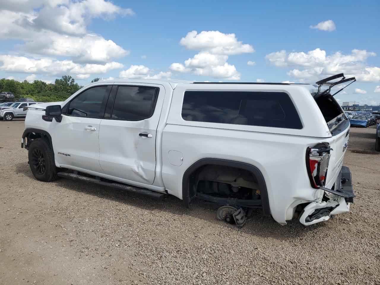 2023 GMC Sierra K1500 At4X white null gas 3GTUUFELXPG131132 photo #3