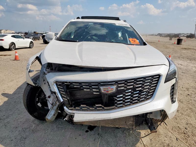  CADILLAC XT4 2022 Белы