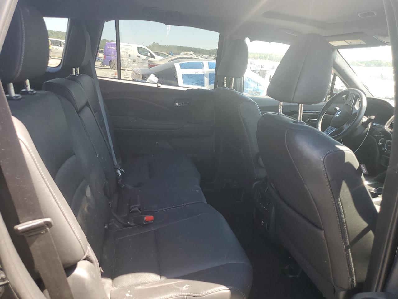 2021 Honda Passport Touring VIN: 5FNYF7H92MB004586 Lot: 70409535