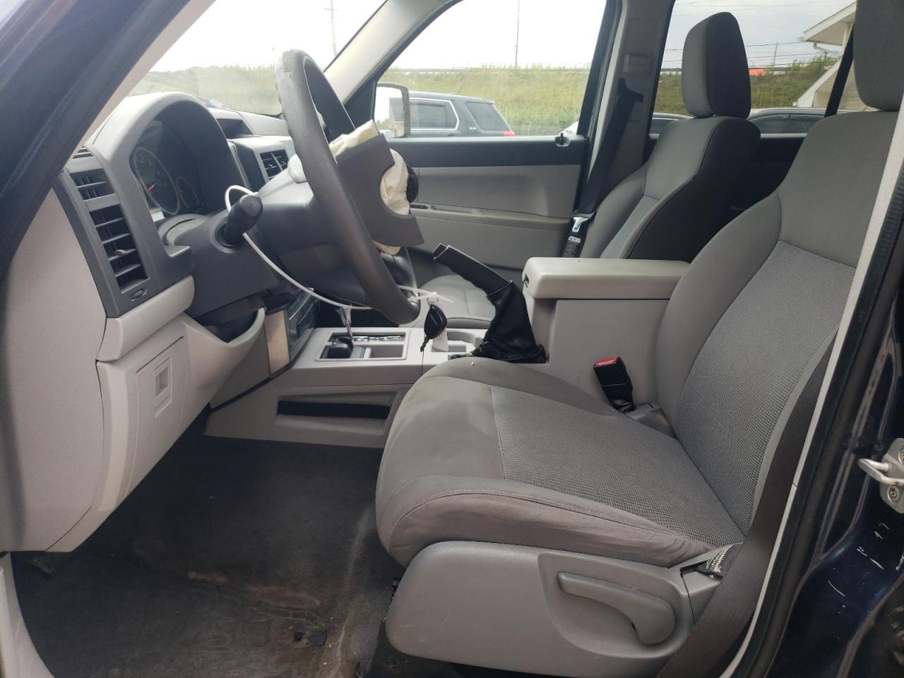 2008 Jeep Liberty Sport VIN: 1J8GN28K08W132579 Lot: 70129595