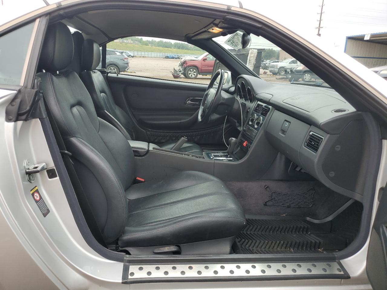 2000 Mercedes-Benz Slk 230 Kompressor VIN: WDBKK47F0YF150959 Lot: 70592465