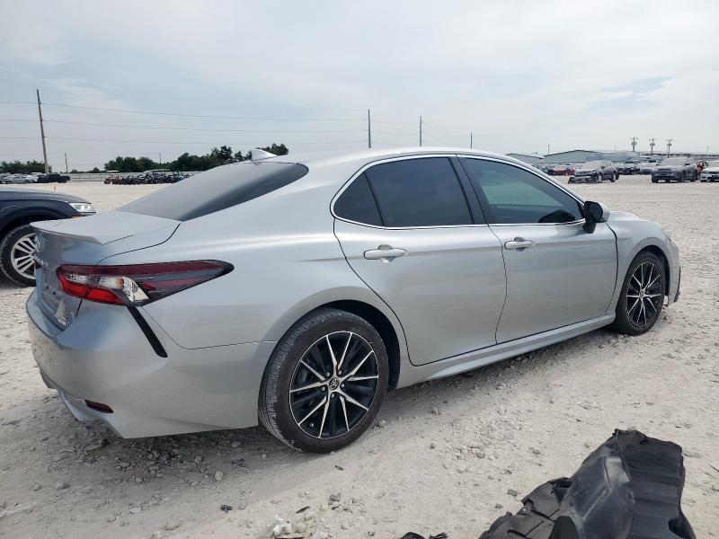  TOYOTA CAMRY 2022 Srebrny