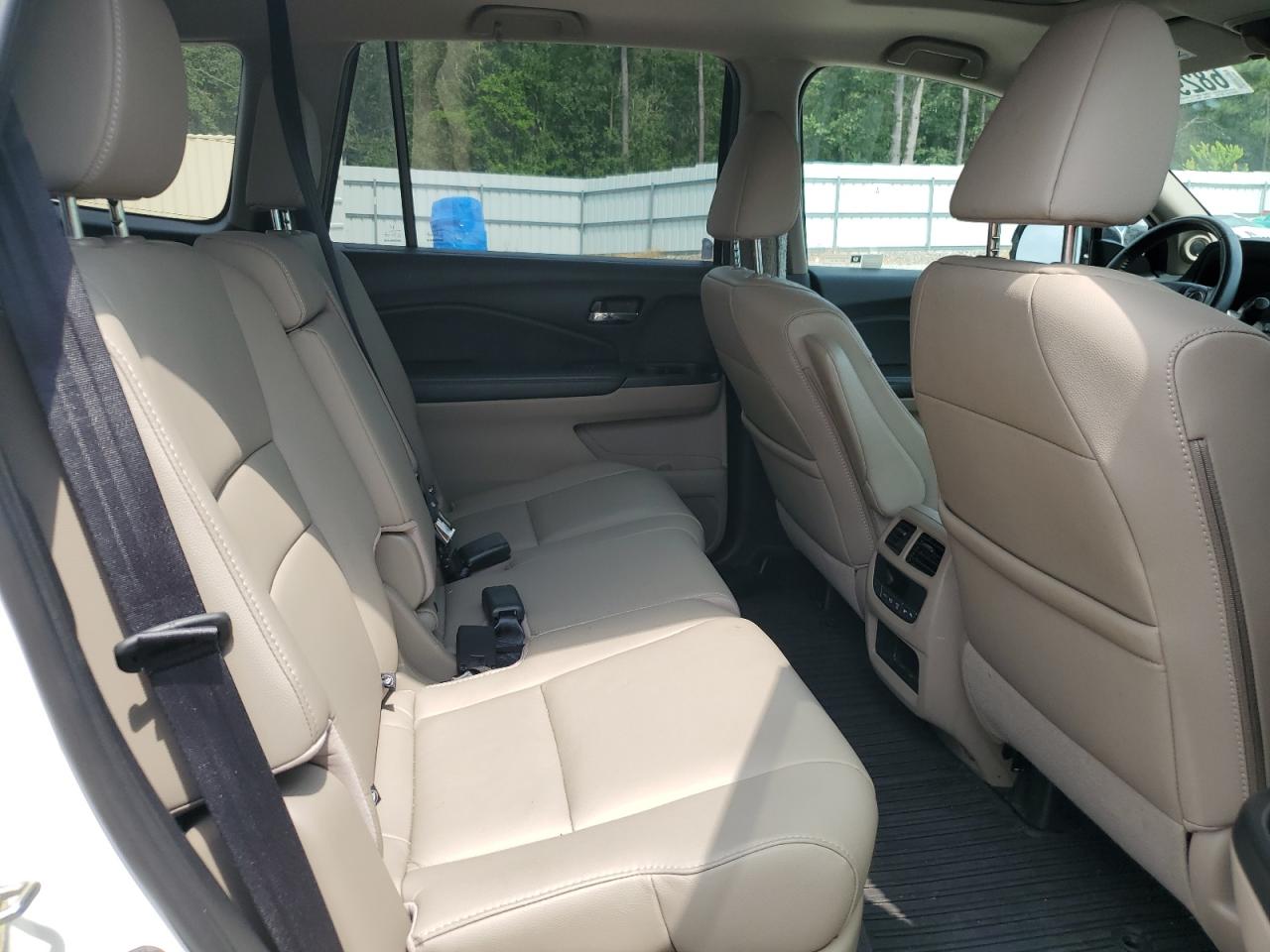 2017 Honda Pilot Exln VIN: 5FNYF5H71HB009979 Lot: 68292205