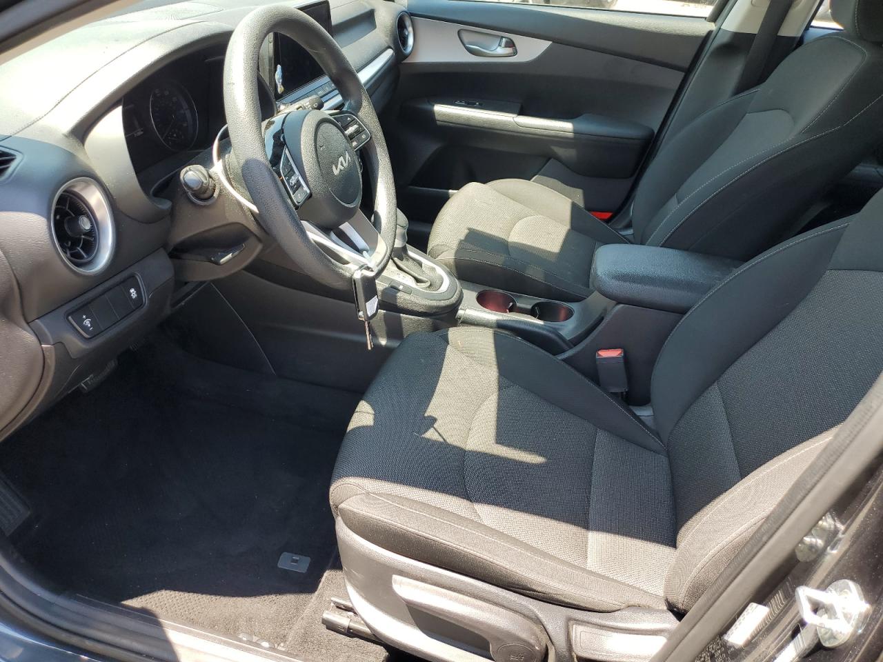 3KPF24AD8NE427129 2022 Kia Forte Fe